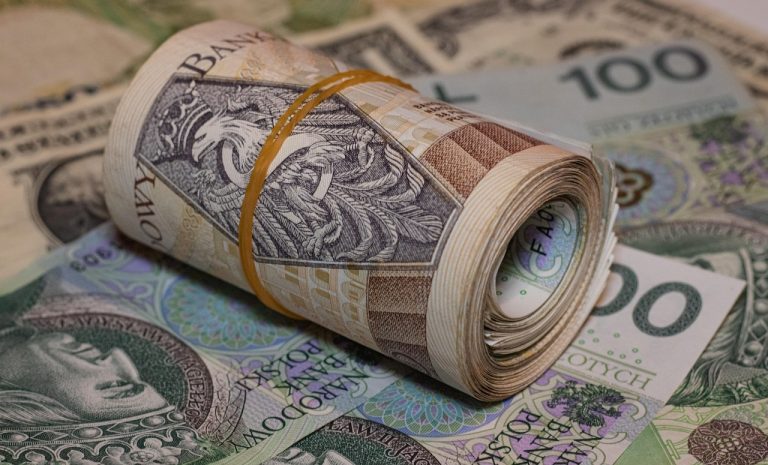 Money, cash, finance — Advantages Of Utilizing Stock Market App