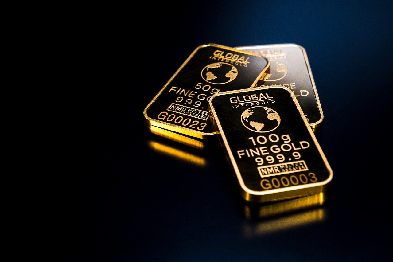 Gold is money, gold business, luxury — Air parcel: A Great way of delivering easily