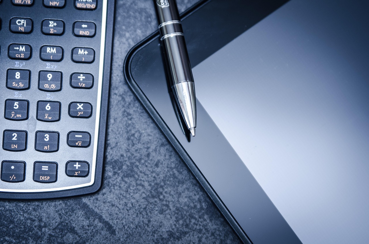 Tablet, calculator, business — Getting started with Futures trading: key steps for beginners
