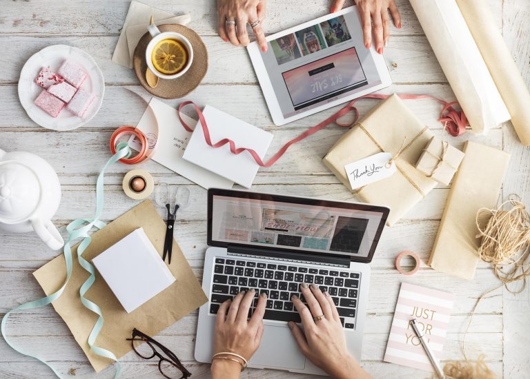 Desktop, laptop, crafts — How Contractors Can Avoid Payment Disputes with Proper Records
